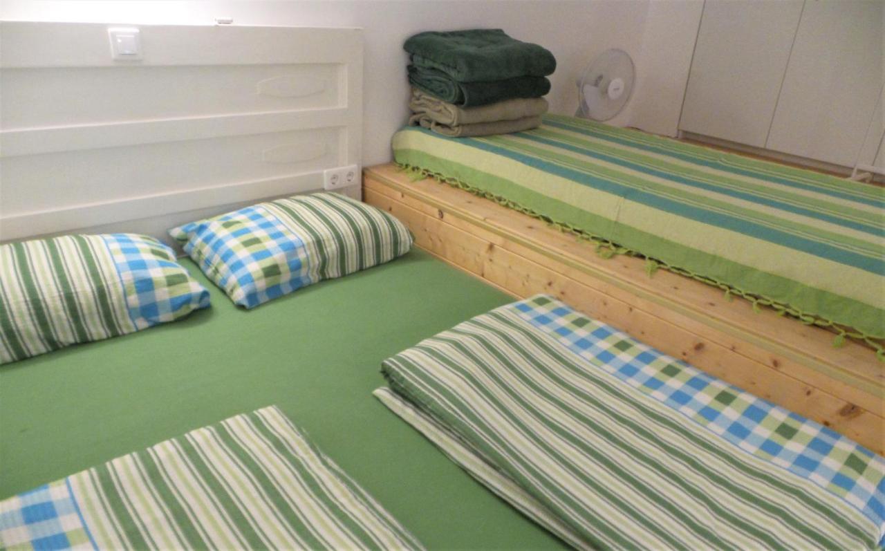 Green Pearl Apartment At St Stephen' S Basilica Budapeste Exterior foto
