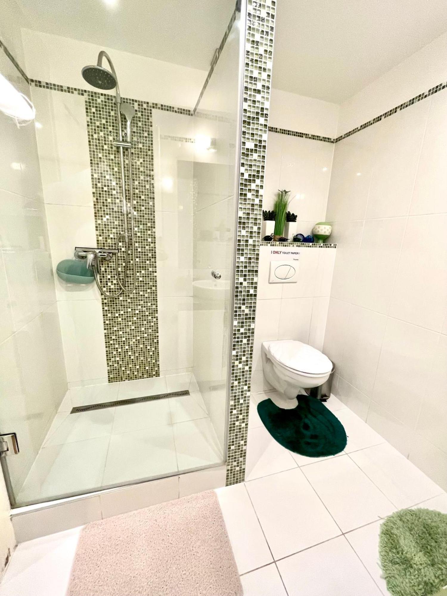 Green Pearl Apartment At St Stephen' S Basilica Budapeste Exterior foto