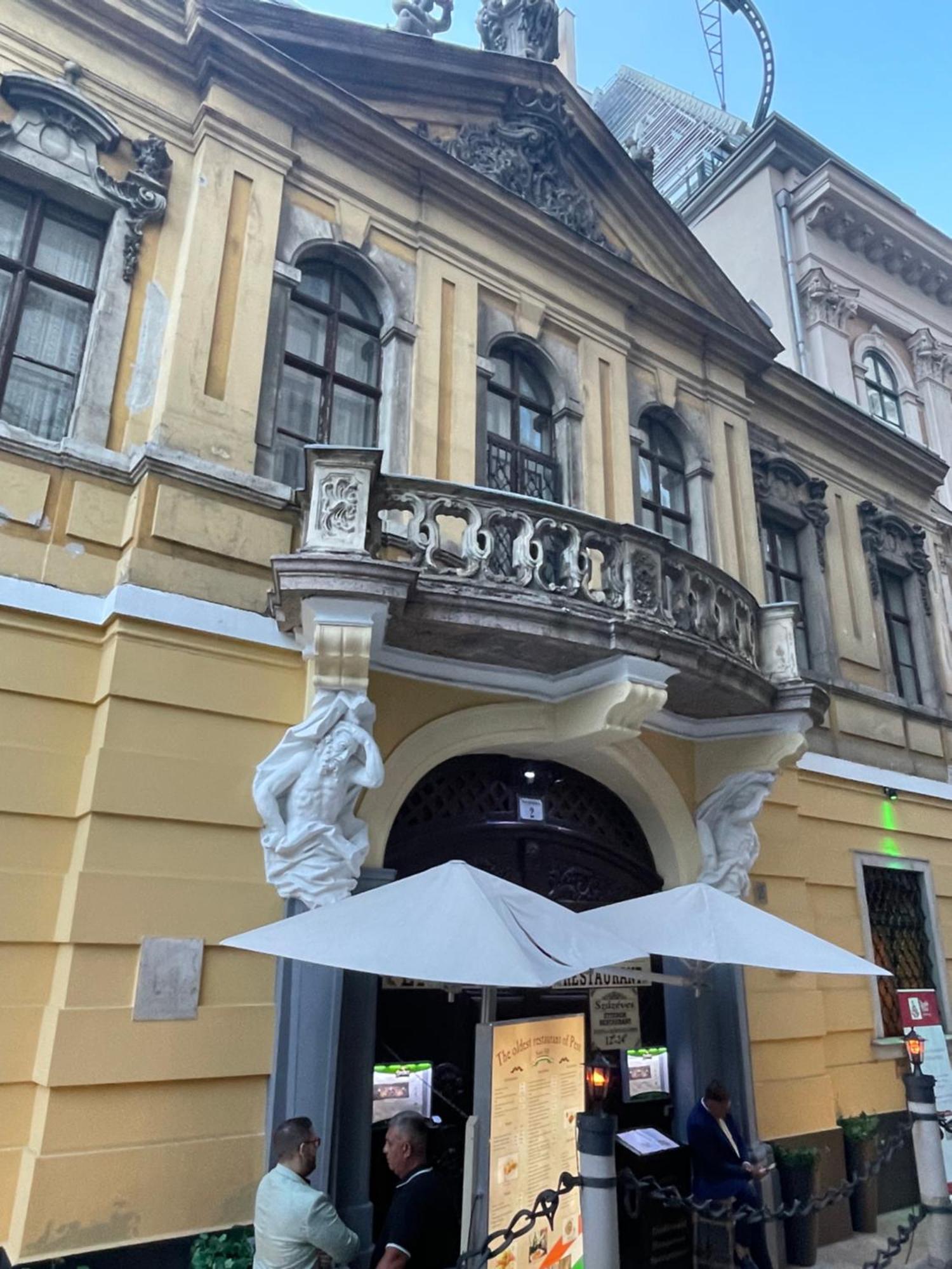 Green Pearl Apartment At St Stephen' S Basilica Budapeste Exterior foto