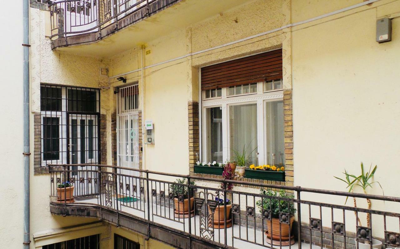 Green Pearl Apartment At St Stephen' S Basilica Budapeste Exterior foto
