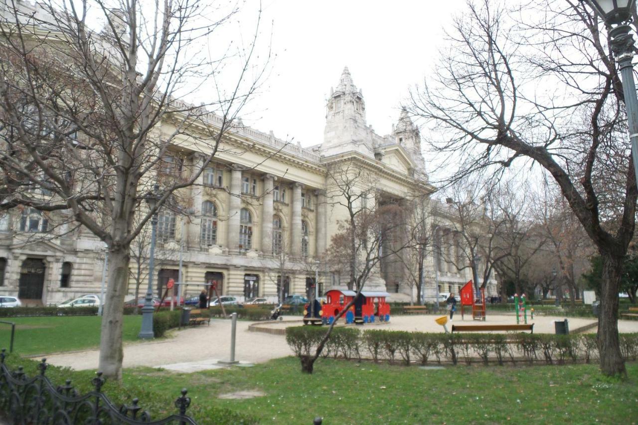 Green Pearl Apartment At St Stephen' S Basilica Budapeste Exterior foto