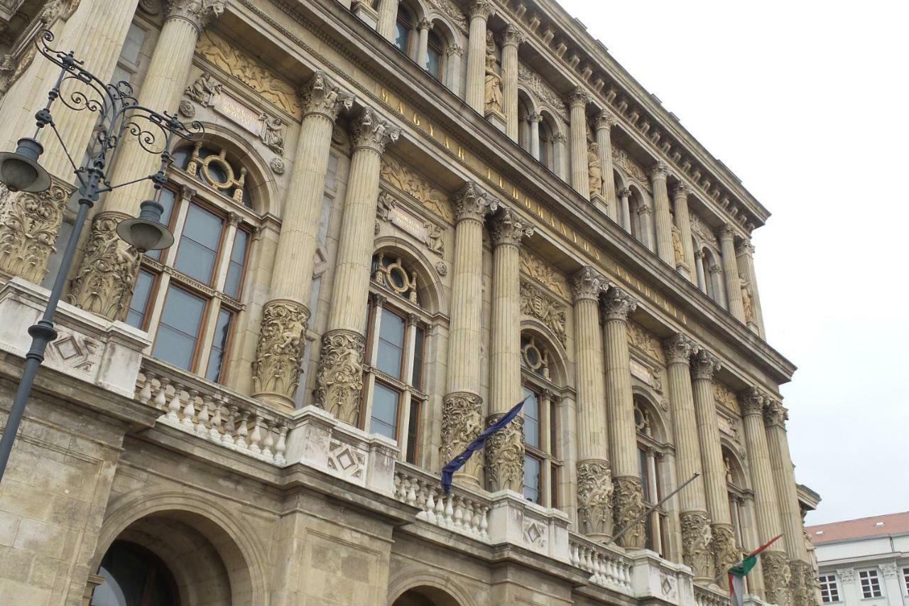 Green Pearl Apartment At St Stephen' S Basilica Budapeste Exterior foto